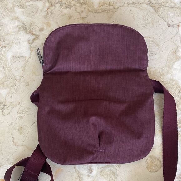 Lululemon Maroon Crossbody Fold Over Convertible Fanny Pack - Picture 6 of 11